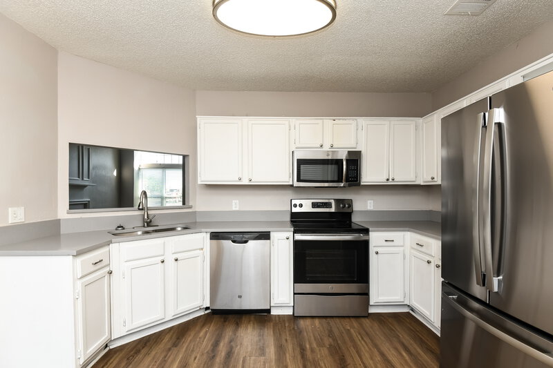 2,095/Mo, 2500 Creekwood Ln Fort Worth, TX 76123 Kitchen View 2