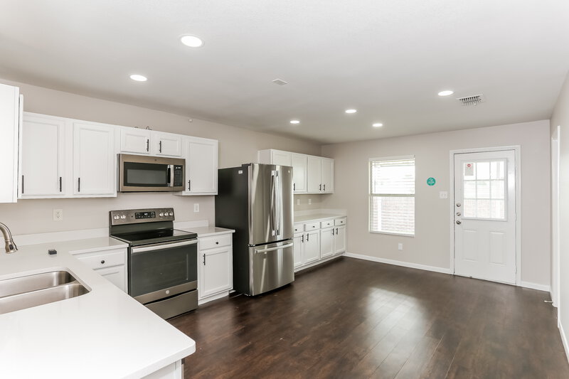 2,470/Mo, 6019 Guilia Dr Grand Prairie, TX 75052 Kitchen View