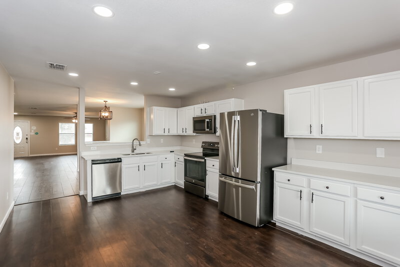 2,470/Mo, 6019 Guilia Dr Grand Prairie, TX 75052 Kitchen View 2