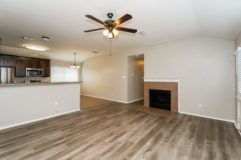 2,070/Mo, 1108 Savage Dr Denton, TX 76207 Living Room View 2