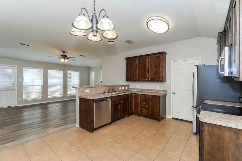 2,070/Mo, 1108 Savage Dr Denton, TX 76207 Kitchen View 2