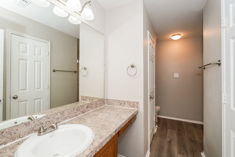 2,070/Mo, 1108 Savage Dr Denton, TX 76207 Main Bathroom View