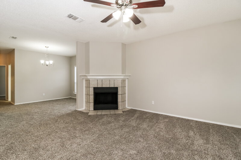 2,035/Mo, 705 Pace Dr Denton, TX 76209 Living Room View 3
