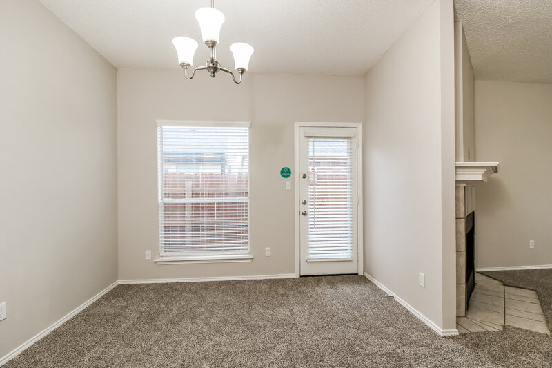 2,035/Mo, 705 Pace Dr Denton, TX 76209 Dining Room View 2