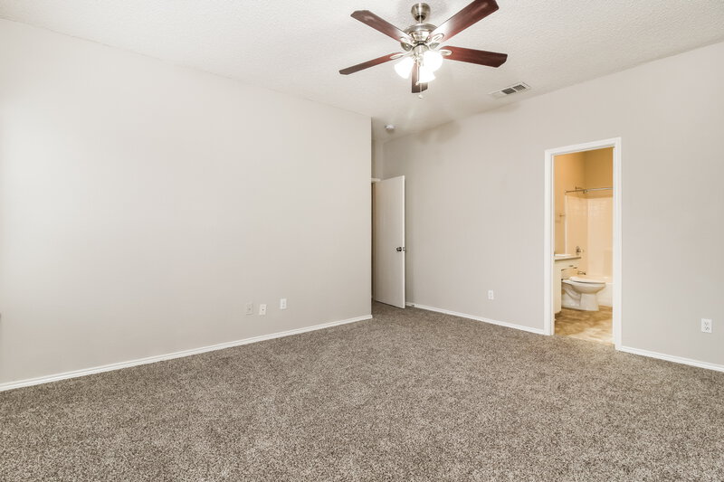 2,035/Mo, 705 Pace Dr Denton, TX 76209 Main Bedroom View 2