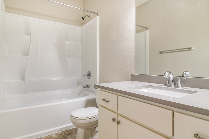 2,035/Mo, 705 Pace Dr Denton, TX 76209 Bathroom View