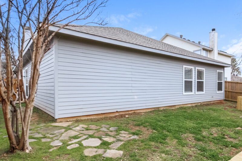 2,035/Mo, 705 Pace Dr Denton, TX 76209 Rear View