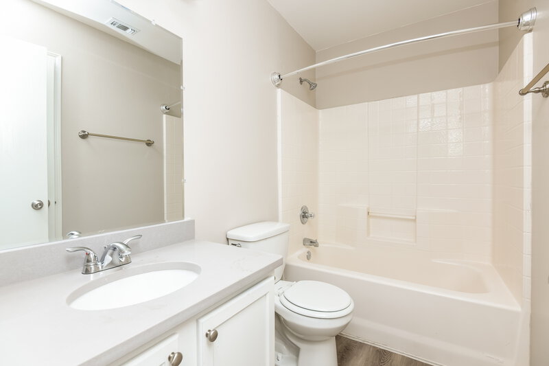 2,495/Mo, 8285 Clarkview Dr Dallas, TX 75236 Bathroom View