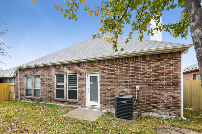 2,495/Mo, 8285 Clarkview Dr Dallas, TX 75236 Rear View