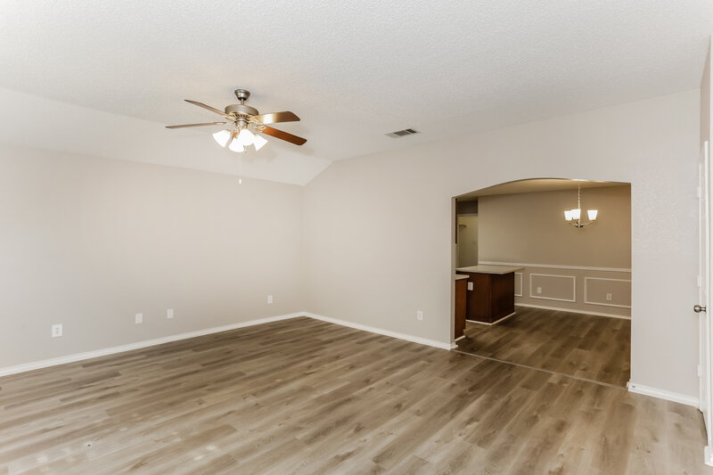 2,245/Mo, 2733 Briscoe Dr Fort Worth, TX 76108 Living Room View 2