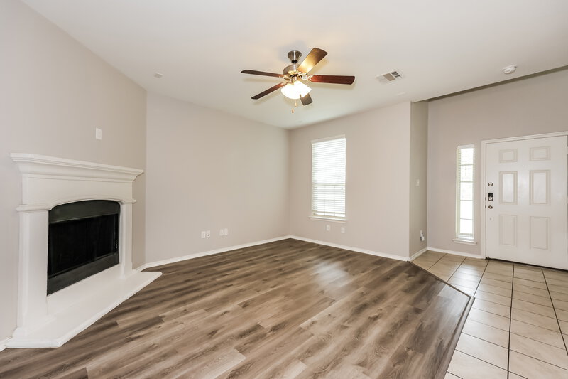 2,335/Mo, 239 Riverdell North Mews Lancaster, TX 75146 Living Room View