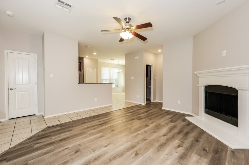 2,335/Mo, 239 Riverdell North Mews Lancaster, TX 75146 Living Room View 2