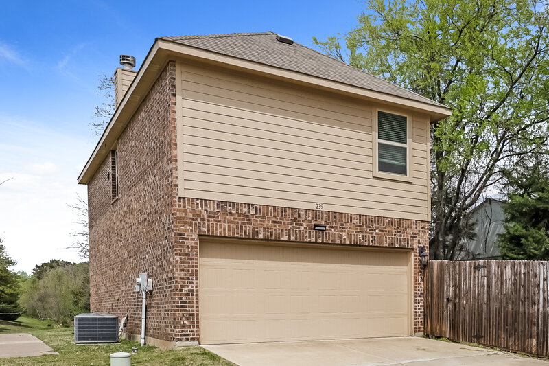 2,335/Mo, 239 Riverdell North Mews Lancaster, TX 75146 Garage View