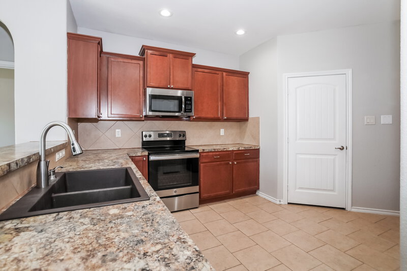 1,615/Mo, 5126 Meadow Ln Krum, TX 76249 Kitchen View 2
