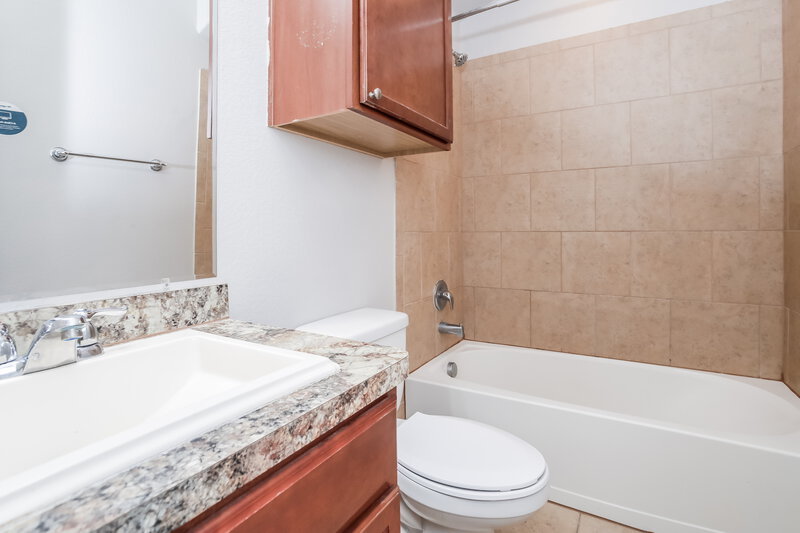 1,615/Mo, 5126 Meadow Ln Krum, TX 76249 Bathroom View