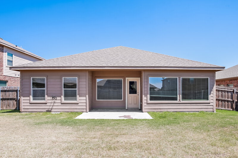 1,615/Mo, 5126 Meadow Ln Krum, TX 76249 Rear View