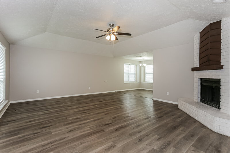 2,050/Mo, 3306 Seaboard Dr Arlington, TX 76014 Living Room View 3