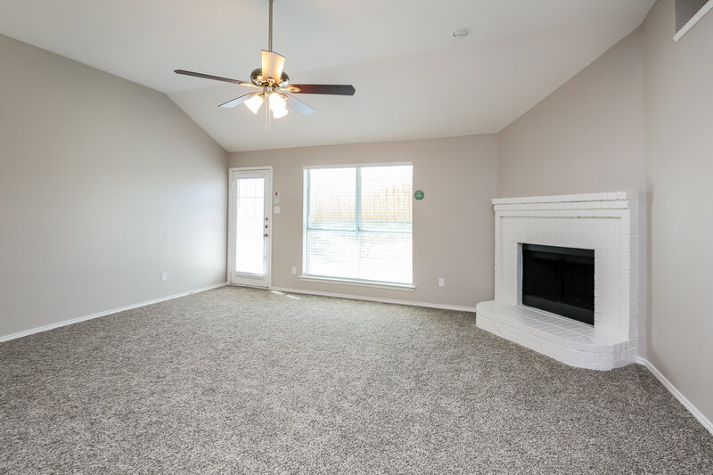 2,340/Mo, 5805 Crowder Dr Fort Worth, TX 76179 Living Room View 4