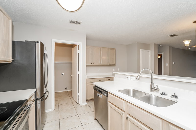 2,055/Mo, 1221 Cathey St Cedar Hill, TX 75104 Kitchen View