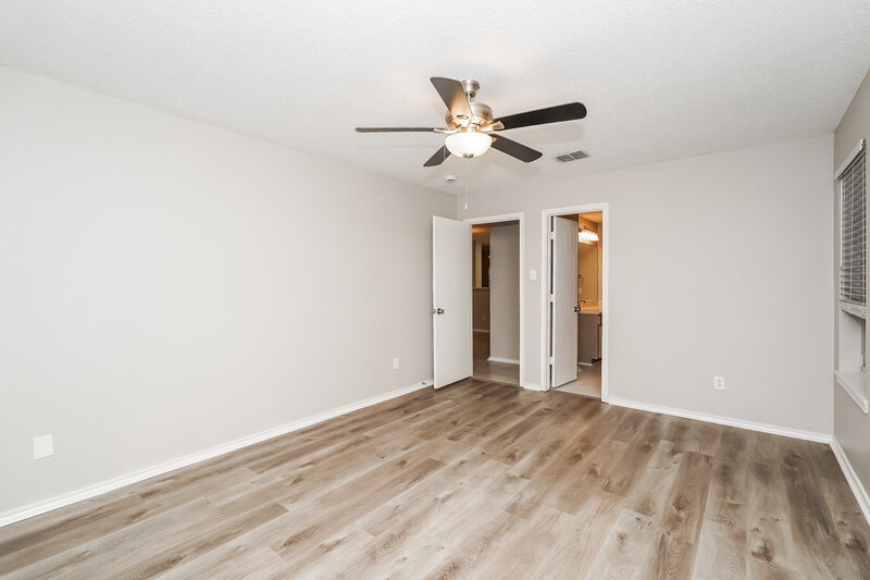 2,055/Mo, 1221 Cathey St Cedar Hill, TX 75104 Main Bedroom View 2