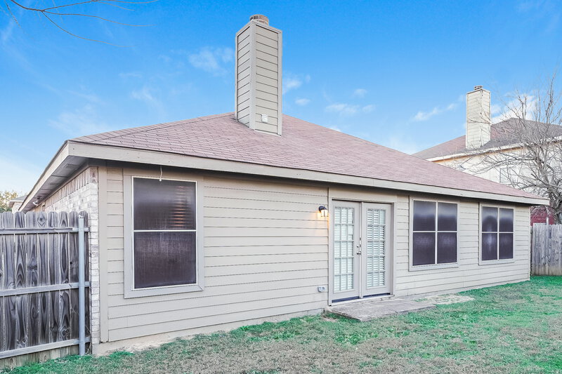 2,055/Mo, 1221 Cathey St Cedar Hill, TX 75104 Rear View