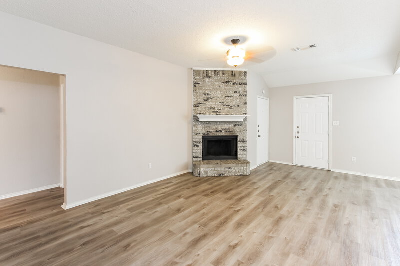 3,020/Mo, 800 Springfield Dr Cedar Hill, TX 75104 Living Room View