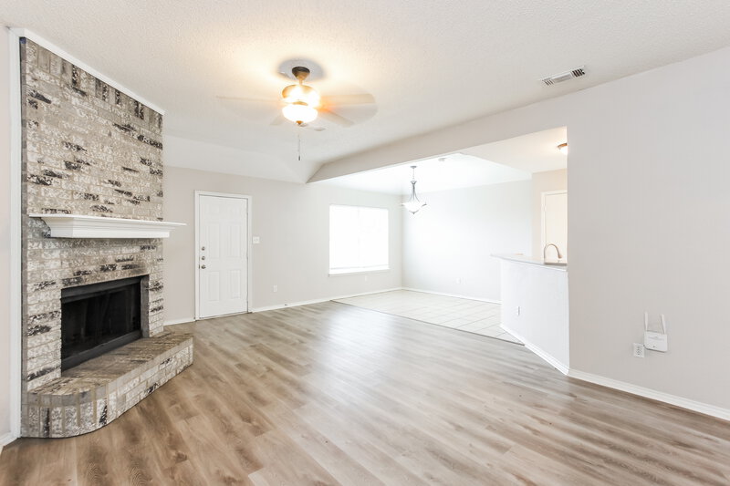 3,020/Mo, 800 Springfield Dr Cedar Hill, TX 75104 Living Room View 2
