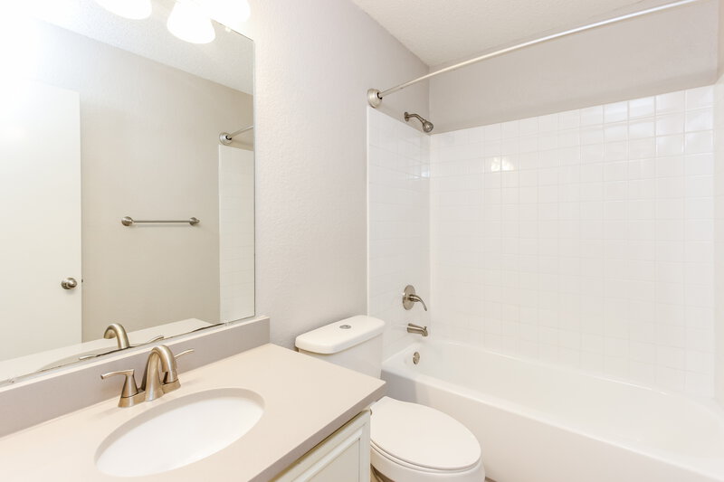 3,020/Mo, 800 Springfield Dr Cedar Hill, TX 75104 Bathroom View