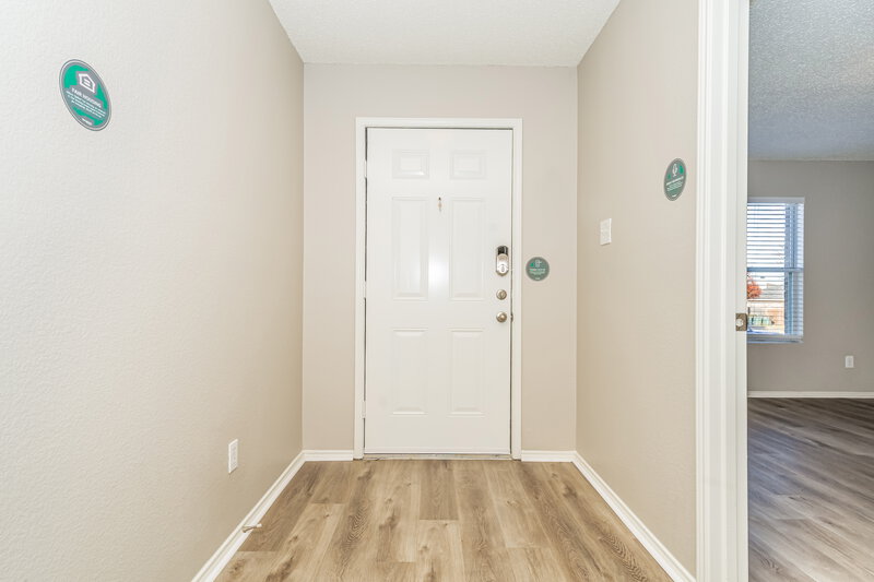 2,025/Mo, 1203 Beatty Dr Cedar Hill, TX 75104 Foyer View