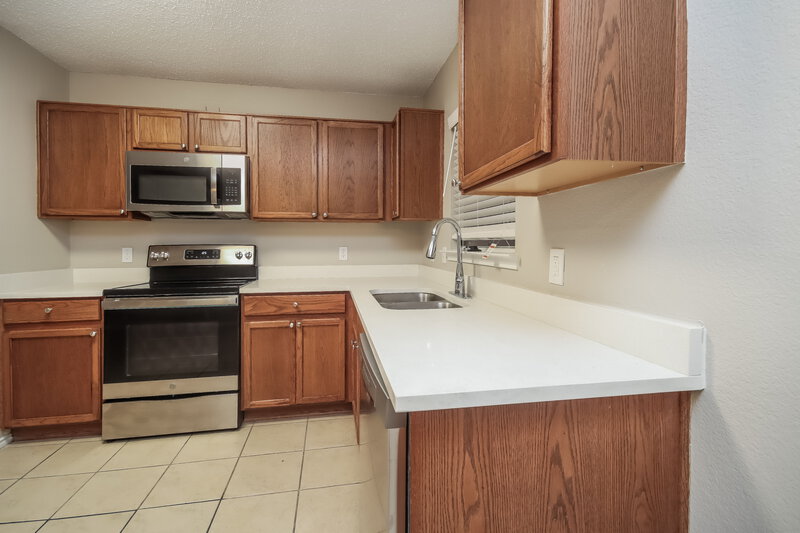 2,855/Mo, 1520 Waters Edge Dr Glenn Heights, TX 75154 Kitchen View 2