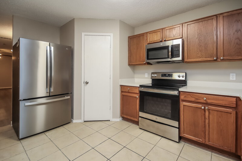 2,855/Mo, 1520 Waters Edge Dr Glenn Heights, TX 75154 Kitchen View 3