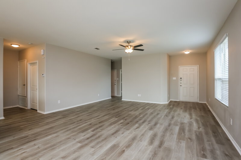 2,120/Mo, 436 San Lucas Dr Crowley, TX 76036 Living Room View