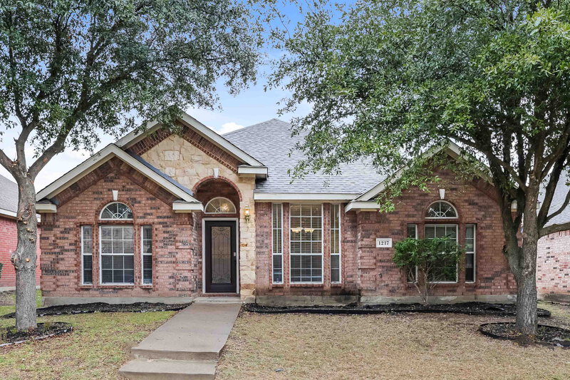 2,250/Mo, 1217 Whitecreek Dr Glenn Heights, TX 75154 External View