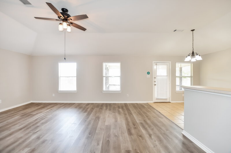 2,465/Mo, 1410 Buckingham Dr Forney, TX 75126 Living Room View 4
