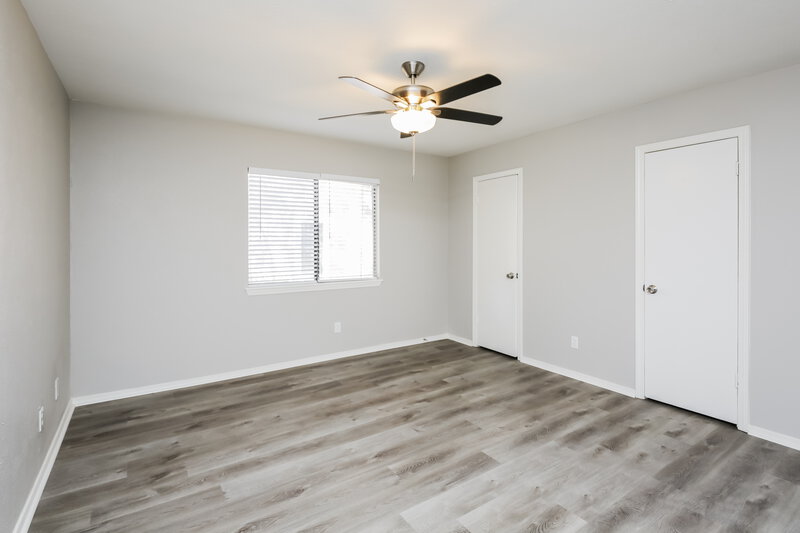 2,090/Mo, 601 Beechwood Dr Grand Prairie, TX 75052 Main Bedroom View 2