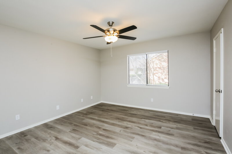 2,090/Mo, 601 Beechwood Dr Grand Prairie, TX 75052 Bedroom View 2