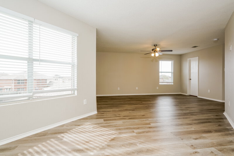 2,630/Mo, 8126 Mossberg Dr Arlington, TX 76002 Main Bedroom View