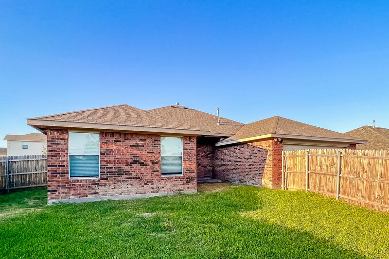 2,495/Mo, 405 Rio Rojo Dr Desoto, TX 75115 Rear View