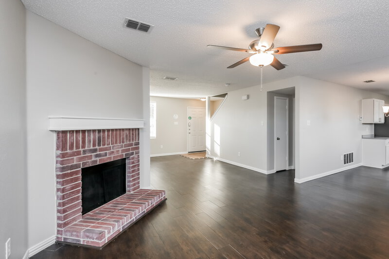 2,195/Mo, 1945 Copper Mountain Dr Justin, TX 76247 Living Room View 2