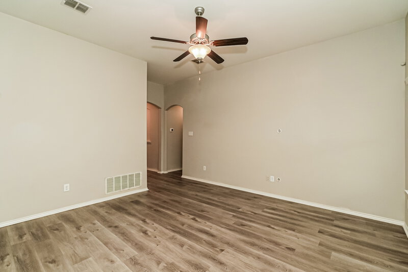 2,115/Mo, 625 Saguaro Dr Haslet, TX 76052 Living Room View 2