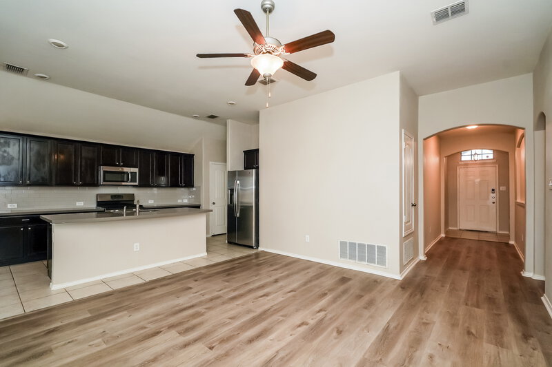 2,115/Mo, 625 Saguaro Dr Haslet, TX 76052 Living Room View 4