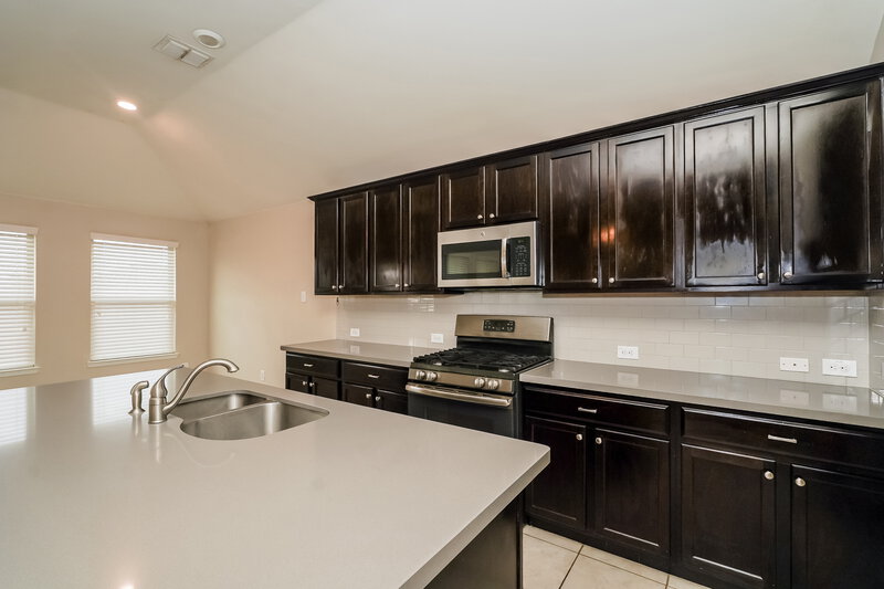 2,115/Mo, 625 Saguaro Dr Haslet, TX 76052 Kitchen View 2