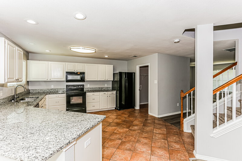 2,065/Mo, 8201 Southbrook Cir Fort Worth, TX 76134 Kitchen View