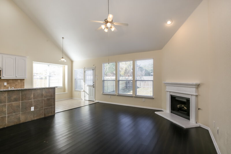 2,855/Mo, 8701 Prairie Dawn Dr Fort Worth, TX 76131 Living Room View 2