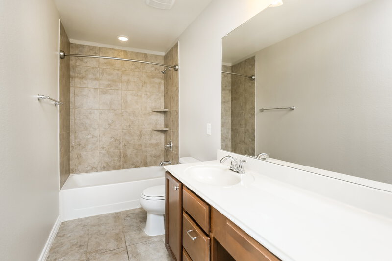 2,940/Mo, 6313 Waterhill Ln Fort Worth, TX 76179 Bathroom View
