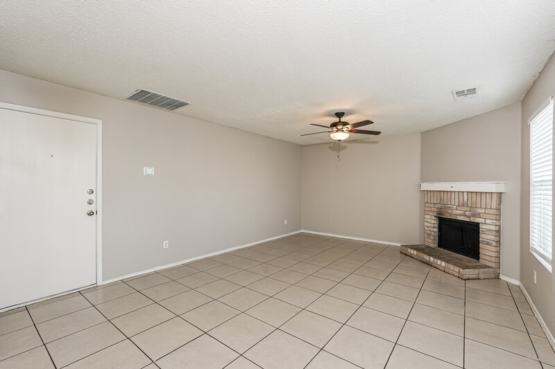 1,975/Mo, 532 Hertford St Crowley, TX 76036 Living Room View 2
