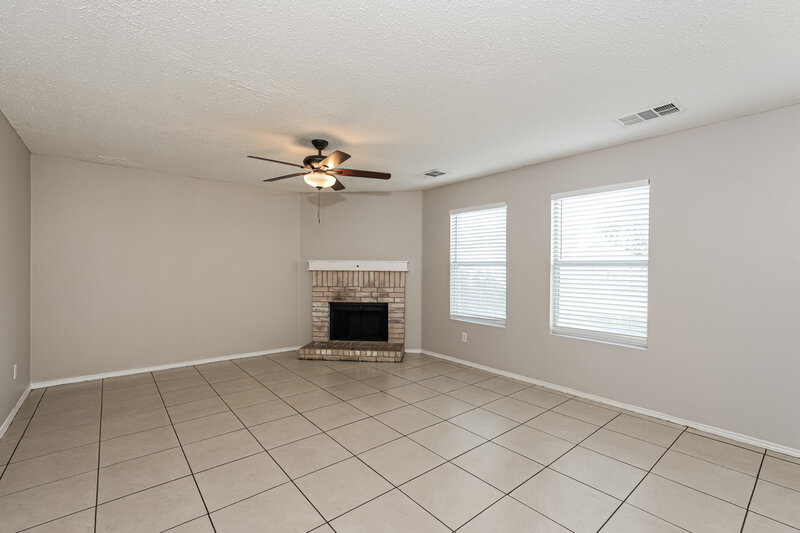 1,975/Mo, 532 Hertford St Crowley, TX 76036 Living Room View 4