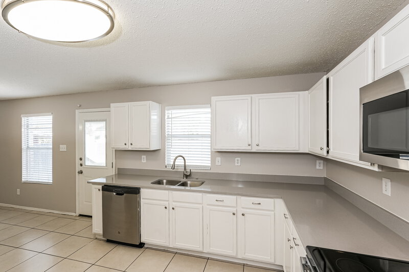 1,975/Mo, 532 Hertford St Crowley, TX 76036 Kitchen View 2