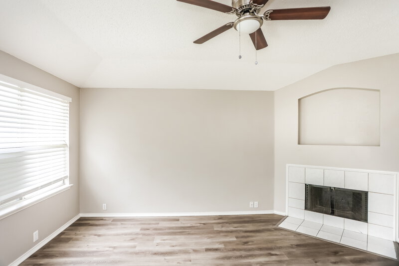 2,505/Mo, 1908 Berkeley Dr Glenn Heights, TX 75154 Living Room View