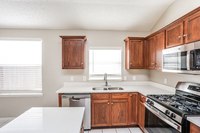 2,505/Mo, 1908 Berkeley Dr Glenn Heights, TX 75154 Kitchen View